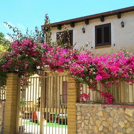 Casa Vacanze Mediterraneo Villa เตร ฟอนตาเน ภายนอก รูปภาพ