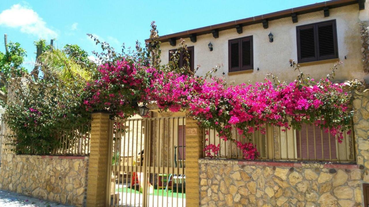 Casa Vacanze Mediterraneo Villa เตร ฟอนตาเน ภายนอก รูปภาพ