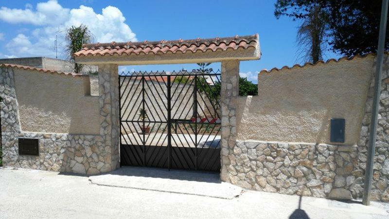 Casa Vacanze Mediterraneo Villa เตร ฟอนตาเน ภายนอก รูปภาพ